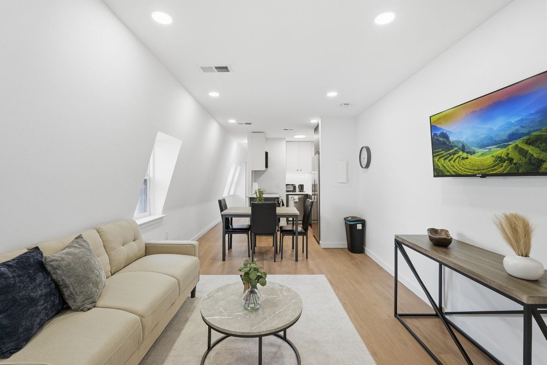 Carriage House C416 · Unit 1/1