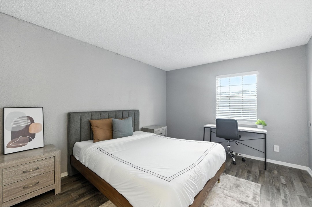 2 Bedrooms · Signature layout