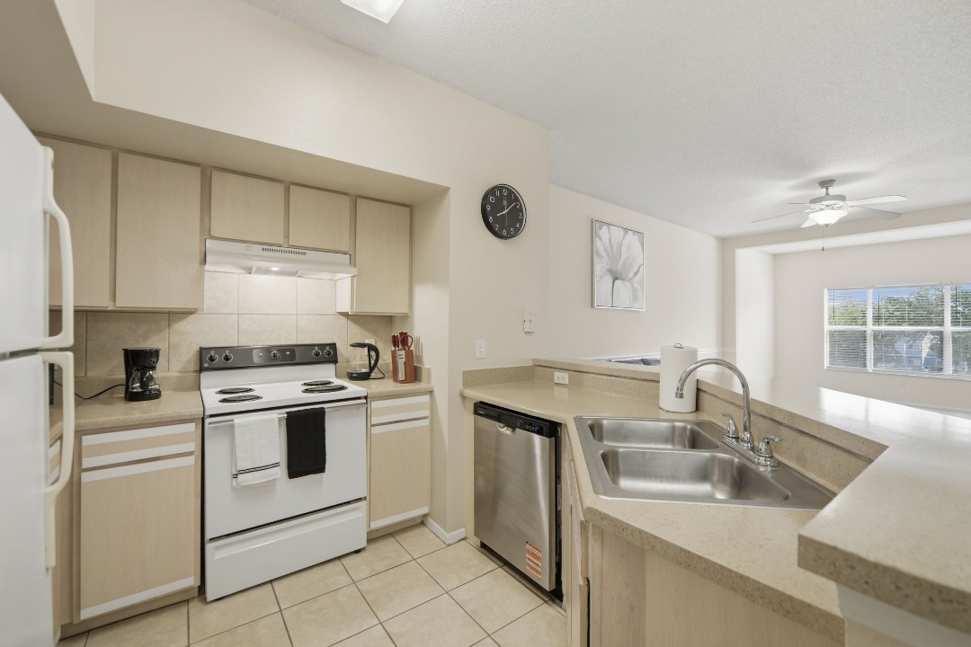 Avenue · Unit at Winter Springs 23-309 1/1