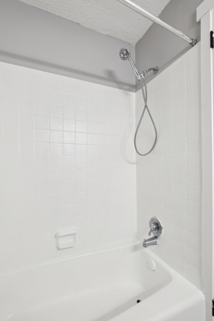 Brentwood Hills, C3 - · Unit 1/1
