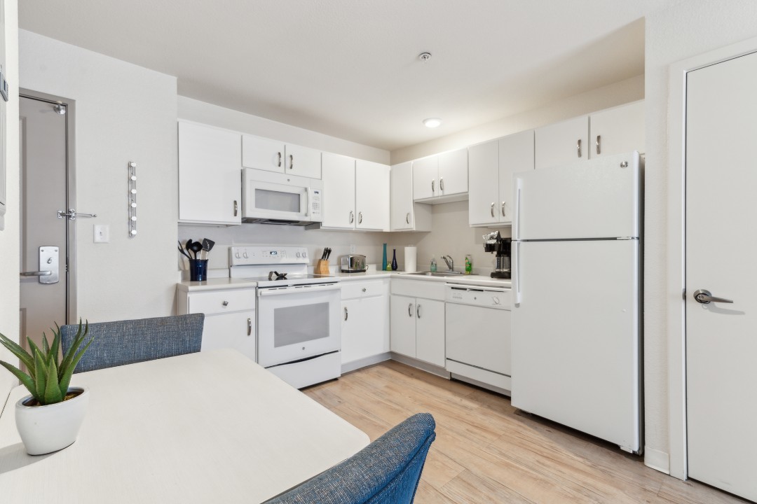 Simplicity At the Rim · Unit 1405 1/1