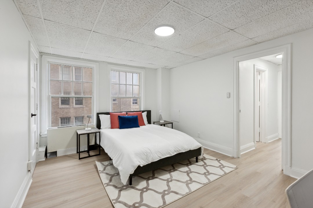 on East, 419- · Unit 111  1/1