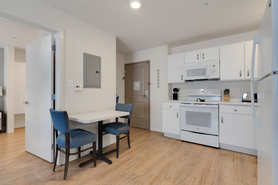 Simplicity At the Rim · Unit 1305 1/1