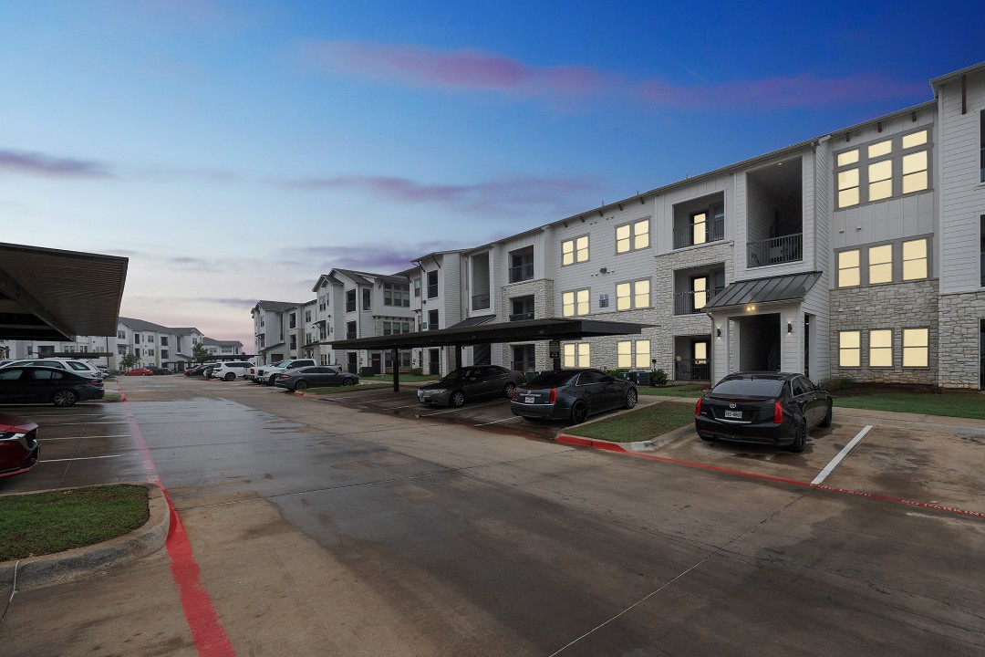 Chisholm Trace · Unit 222 2/2
