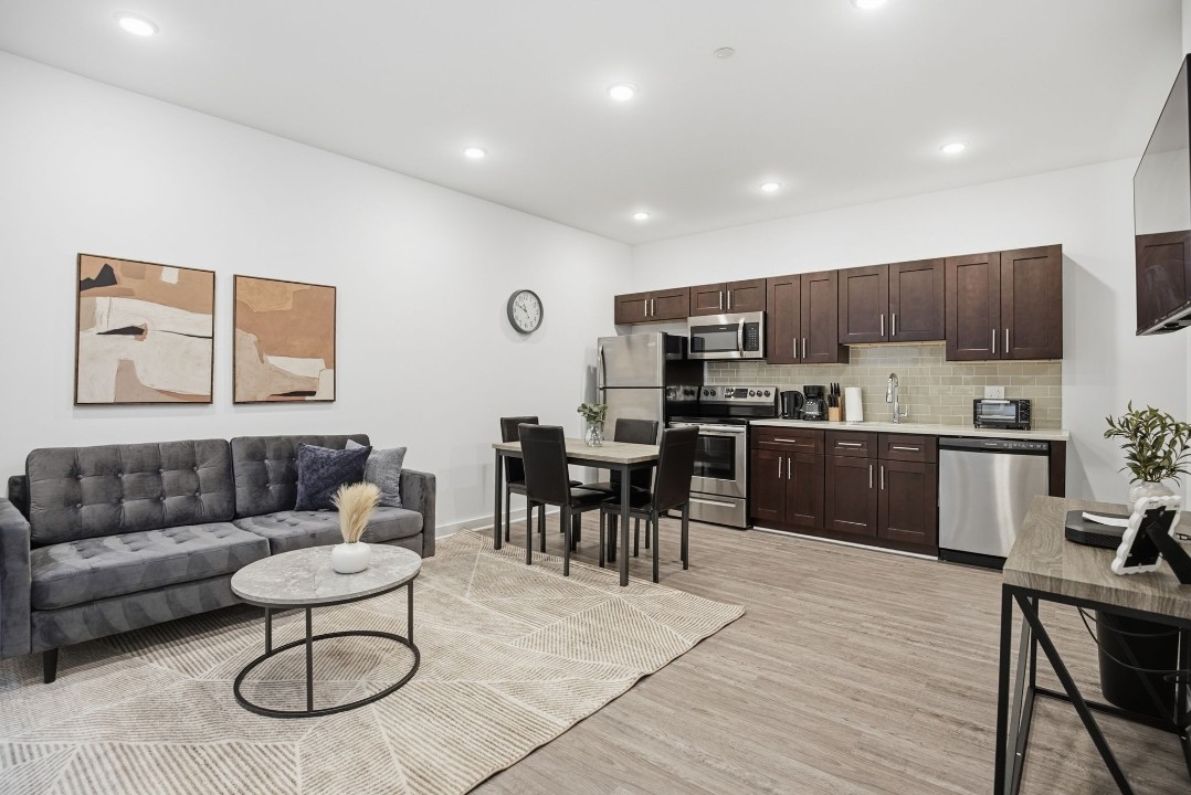 Fairmount Square 1528- 2G · Unit 1/1
