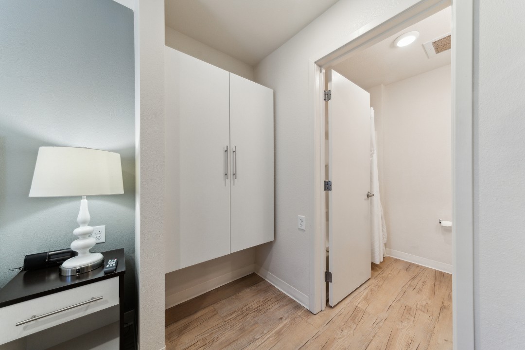 Simplicity At the Rim · Unit 1307  1/1