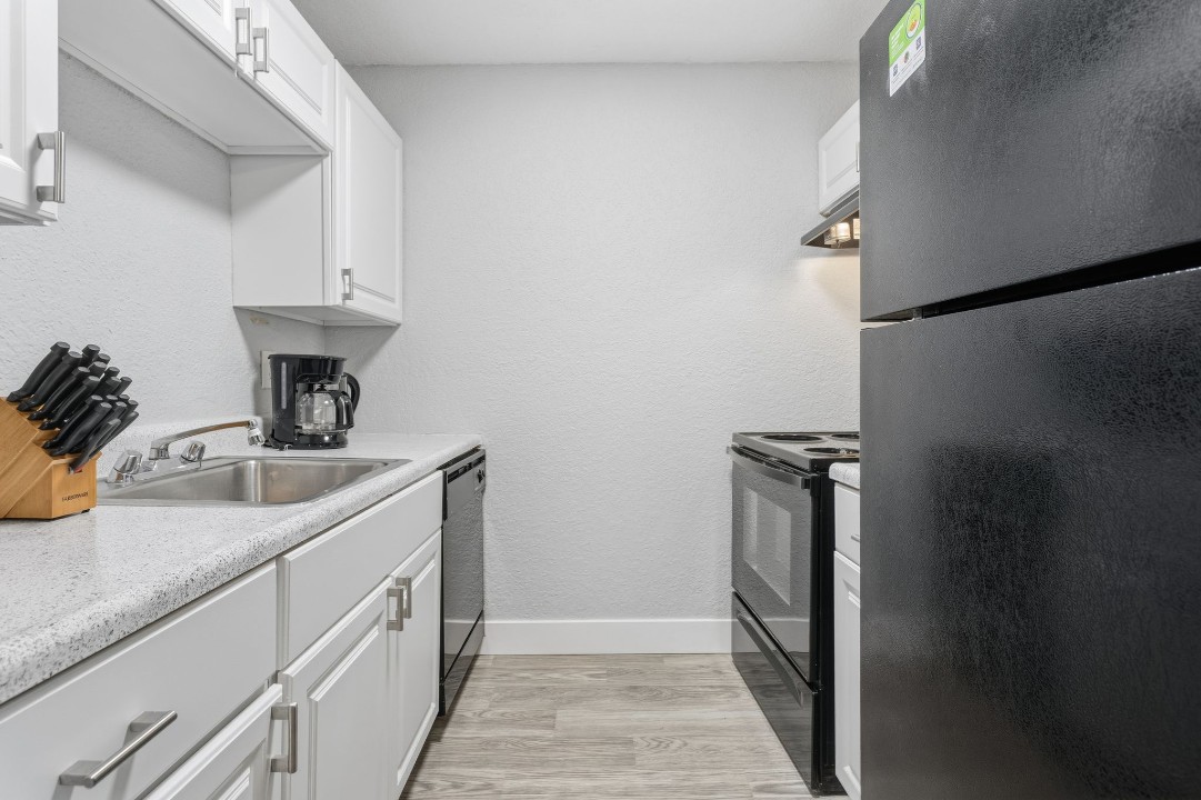 Hillcrest 8304E · Unit 1/1