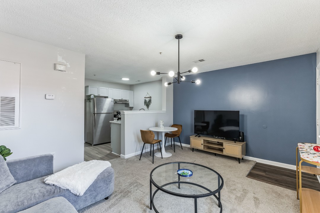 Carlson Bay, 3516-202, · Unit 1/1