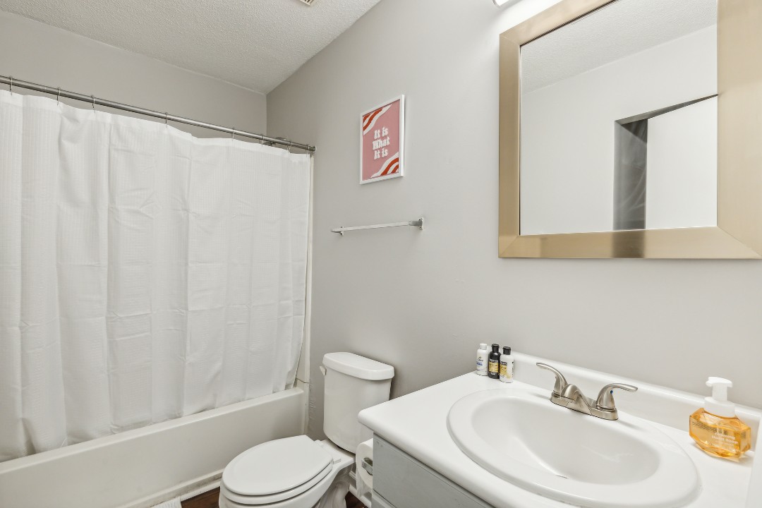 Carlson Bay, 3508-304, · Unit 2/2