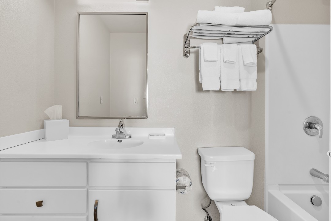 Simplicity At the Rim · Unit 1402 3/2