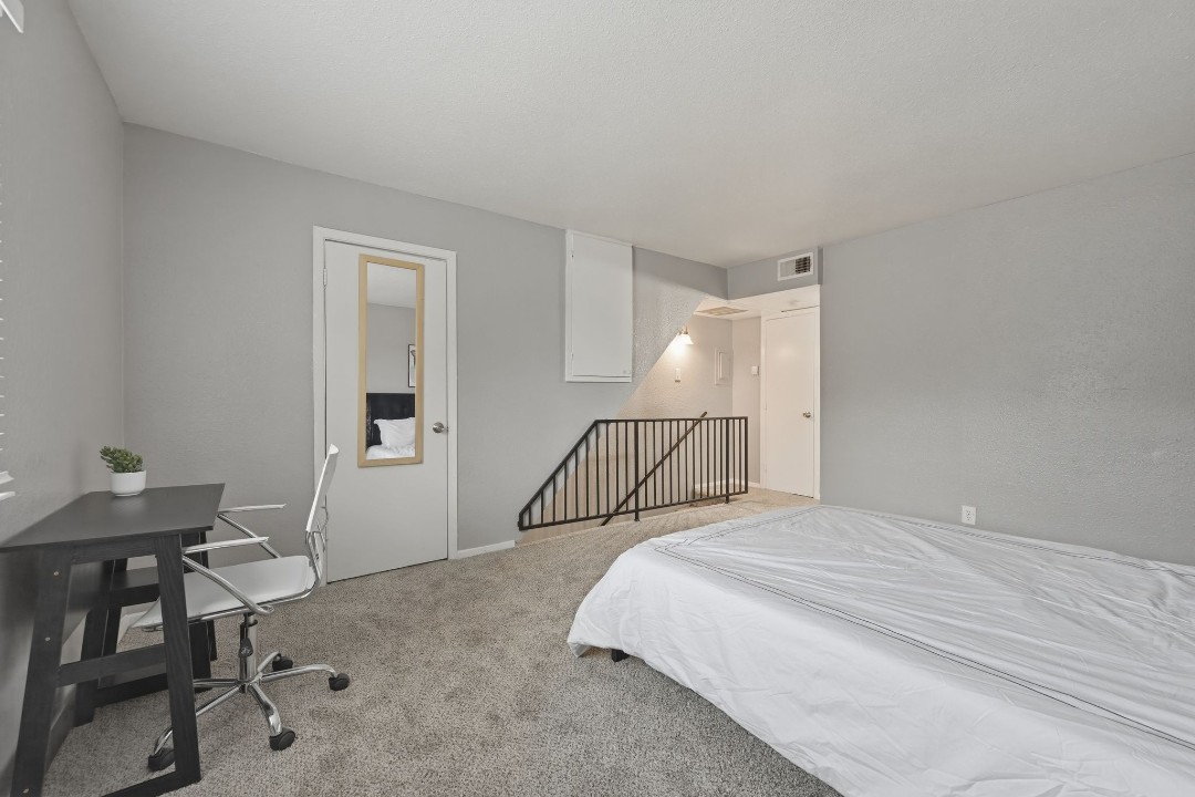 Pioneer Creek 604-4 · Unit 1/1