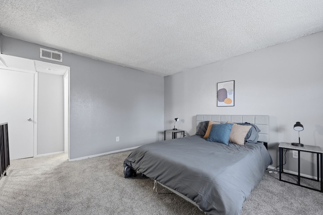1 Bedroom · Signature layout