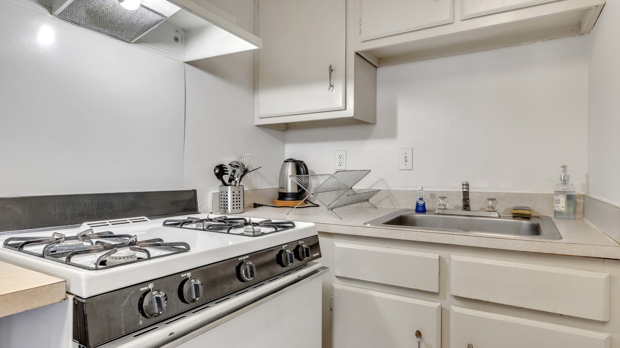 Pa Place 1506, 1br