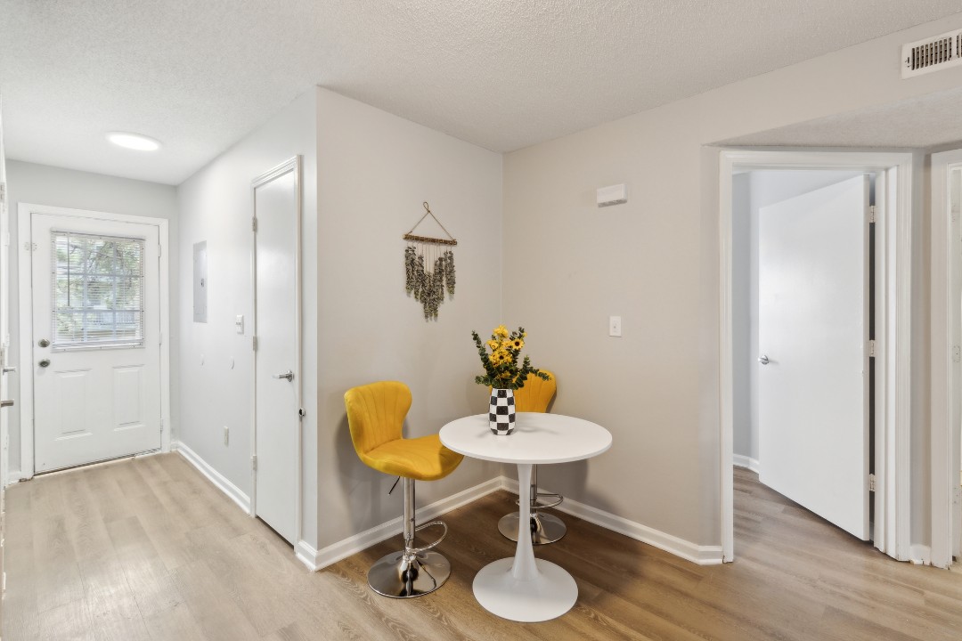 Carlson Bay, 3504-103, · Unit 2/2