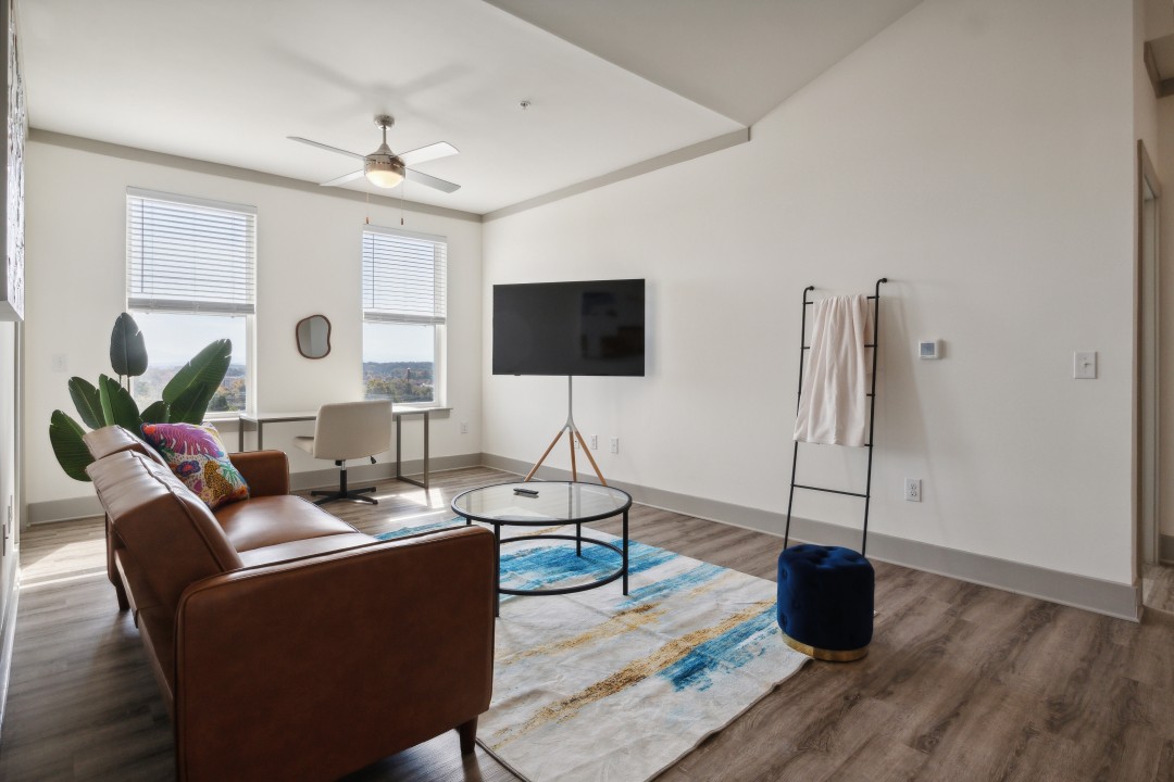 Overlook at Farragut 1306, · Unit 2/2
