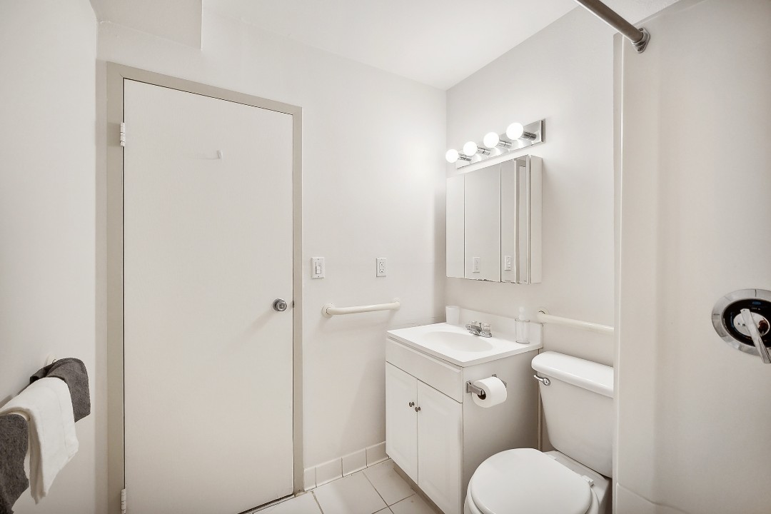 Pa Place 1802, 2br