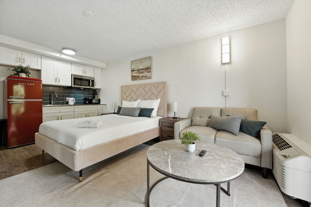 1 Bedroom · Signature layout