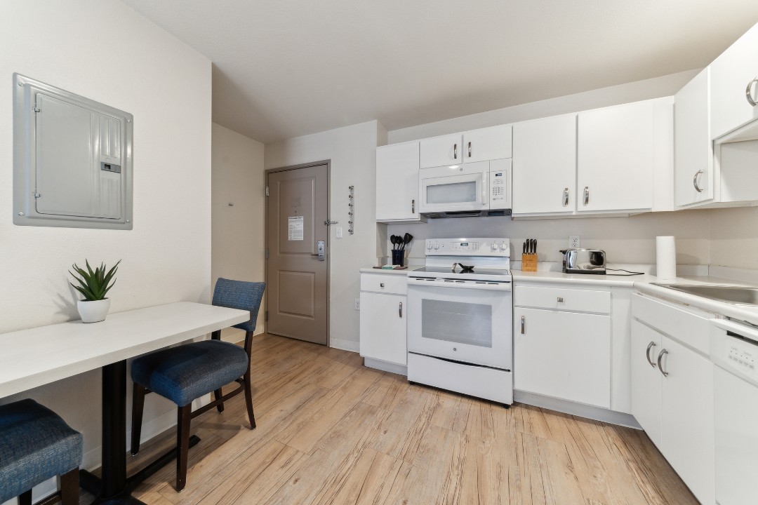 Simplicity At the Rim · Unit 1307  1/1