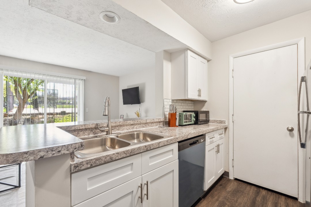 Northwoods 8208-1B · Unit 2/1