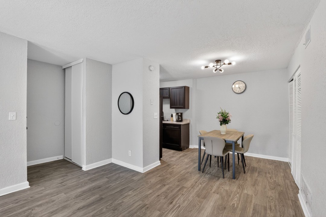 Hillcrest 8312F · Unit 2/1