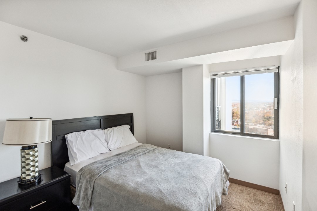 Pa Place 2401, 2br
