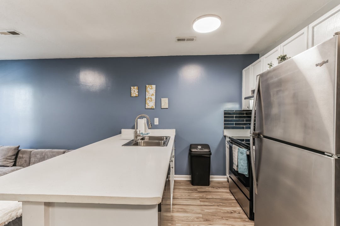 Carlson Bay, 965-201, · Unit 1/1