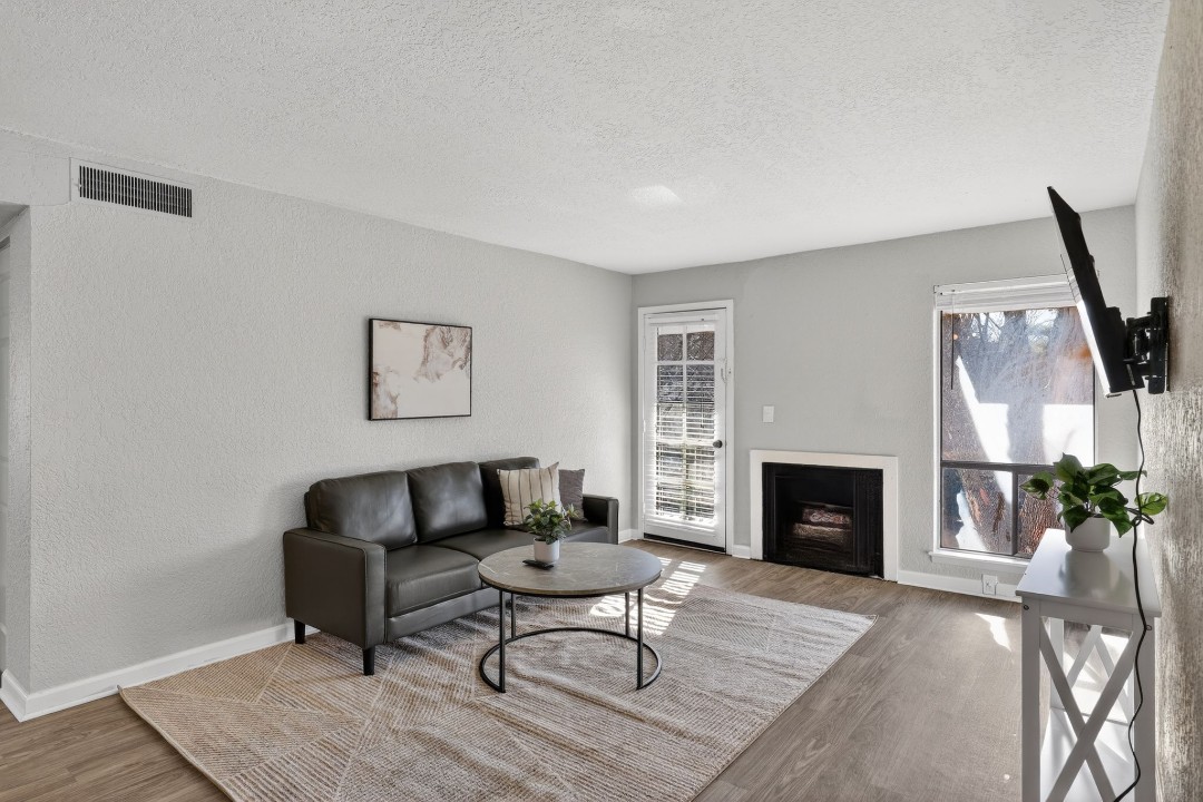 Hillcrest 8312F · Unit 2/1