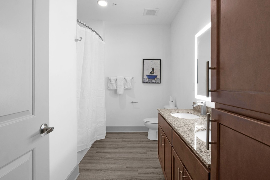 Overlook at Farragut 4001, · Unit 2/2