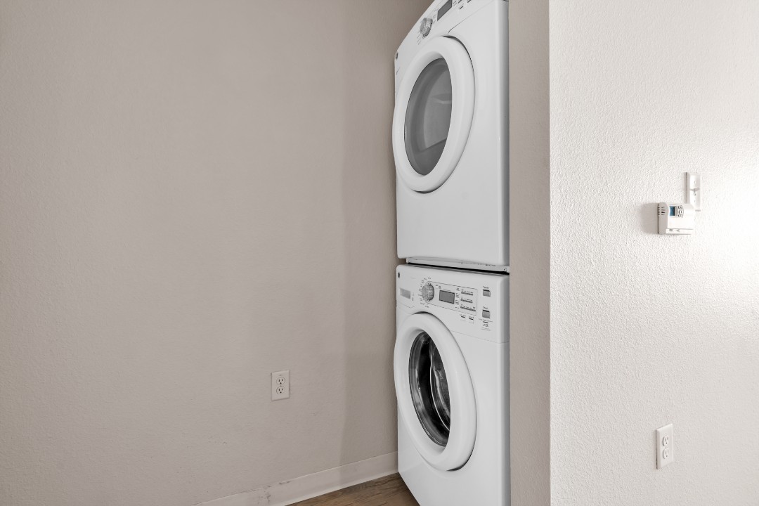 Simplicity At the Rim · Unit 1402 3/2