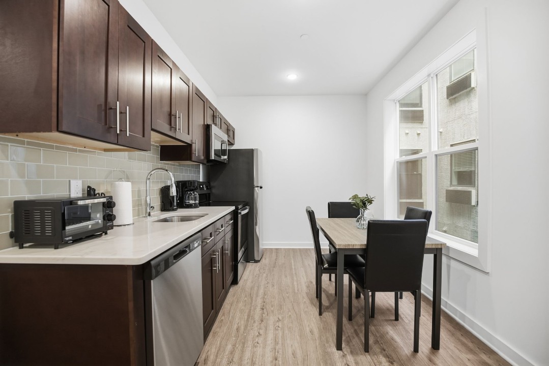 Fairmount Square 1528- 2C · Unit 1/1