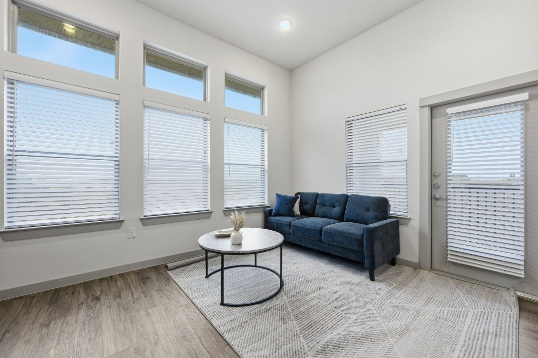 Chisholm Trace · Unit 232 2/2