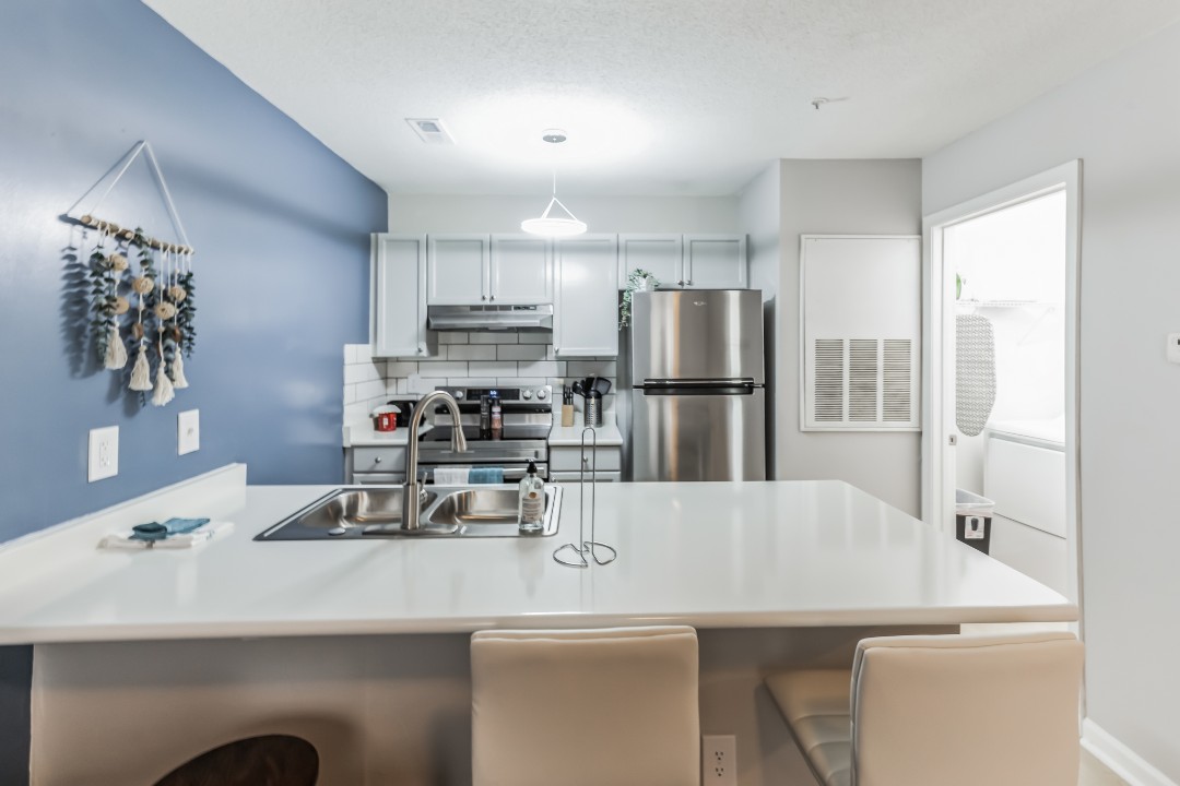 Carlson Bay, 965-301, · Unit 1/1