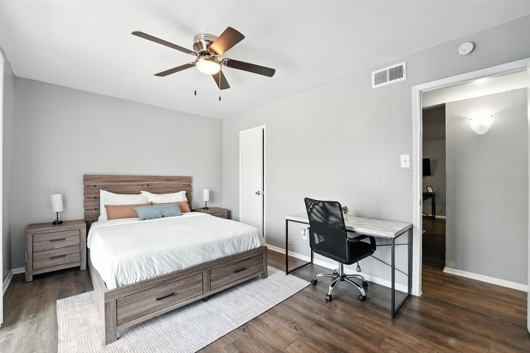 Eureka village · Unit 221 1/1