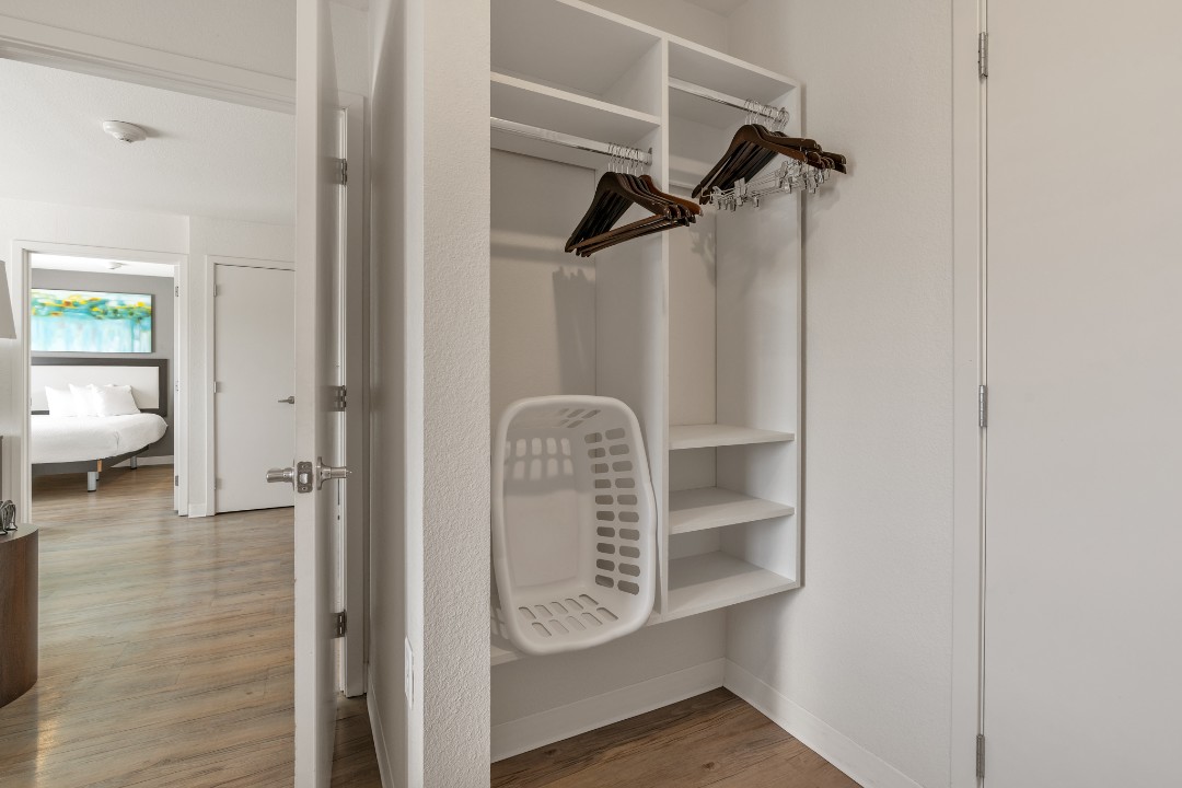 Simplicity At the Rim · Unit 1406 2/2