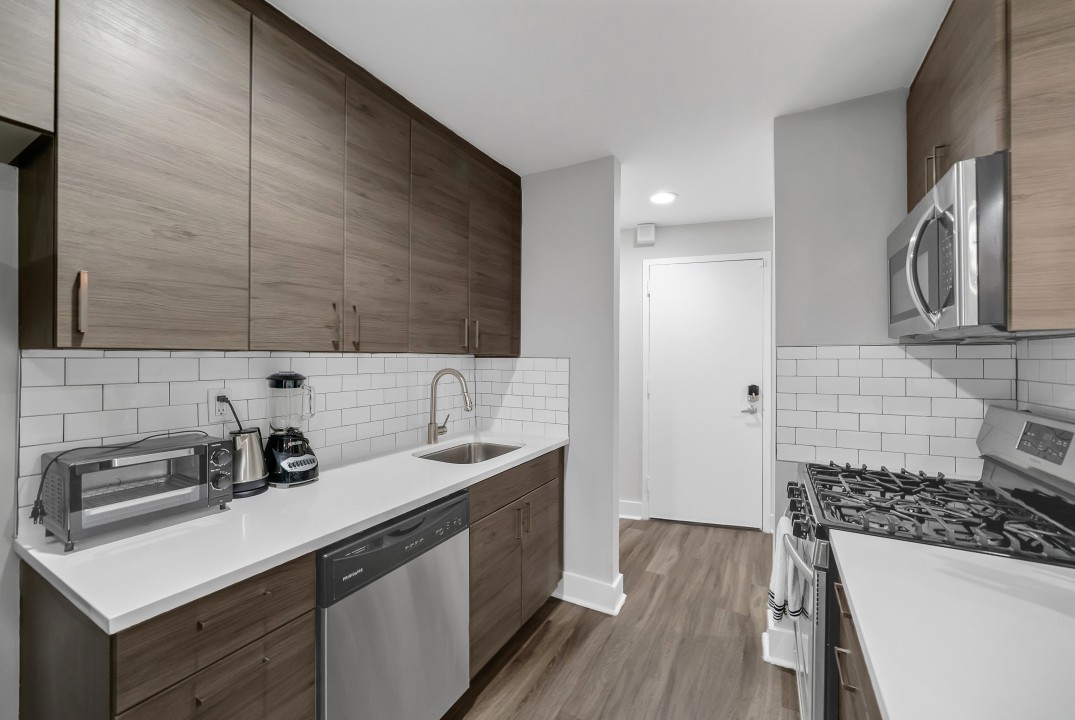 Avenue · Unit A821 2Br