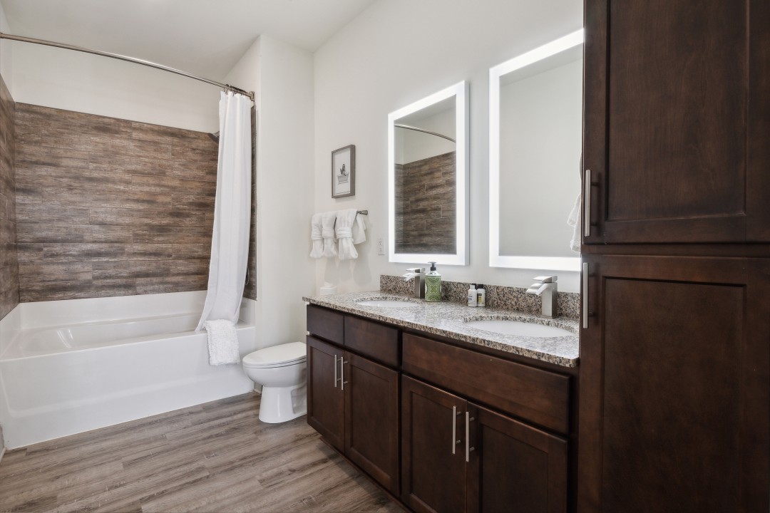 Overlook at Farragut 5106, 1BD/1BA