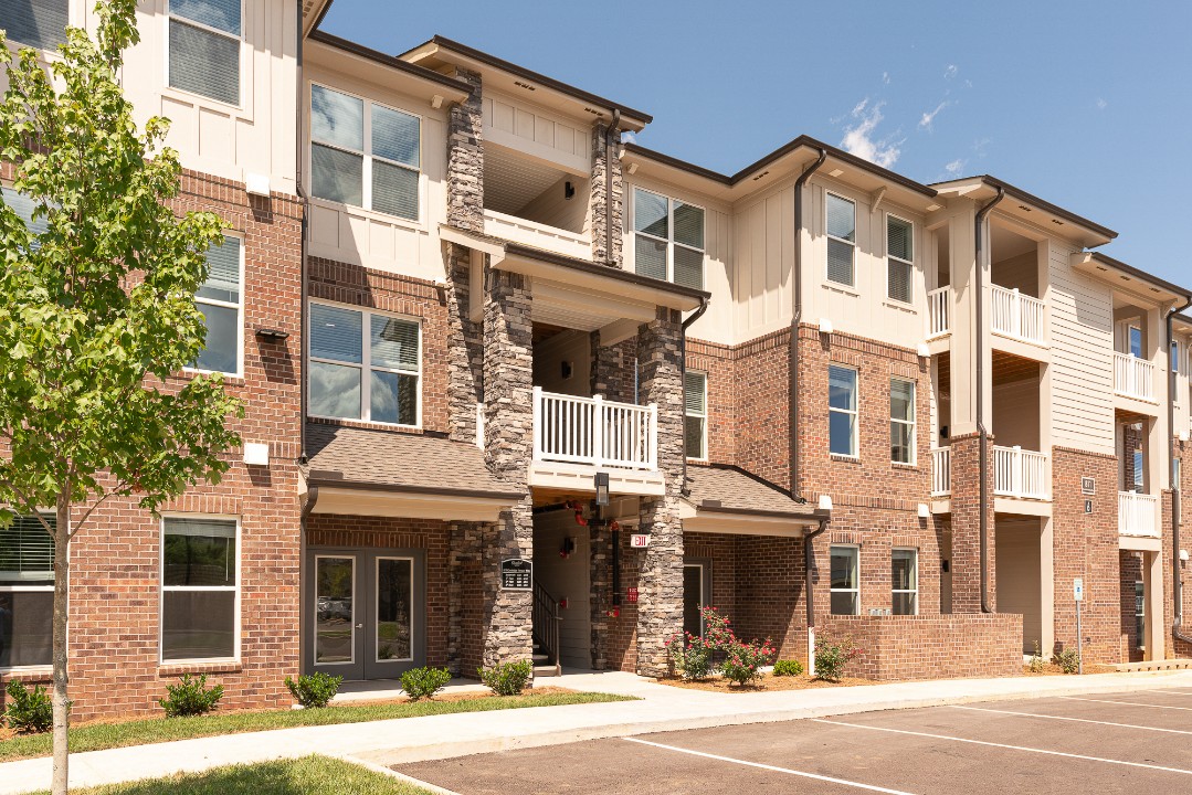Overlook at Farragut 3210, 1BD/1BA