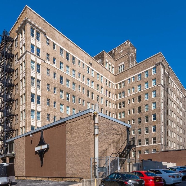 on East, 116 - · Unit 111  1/1