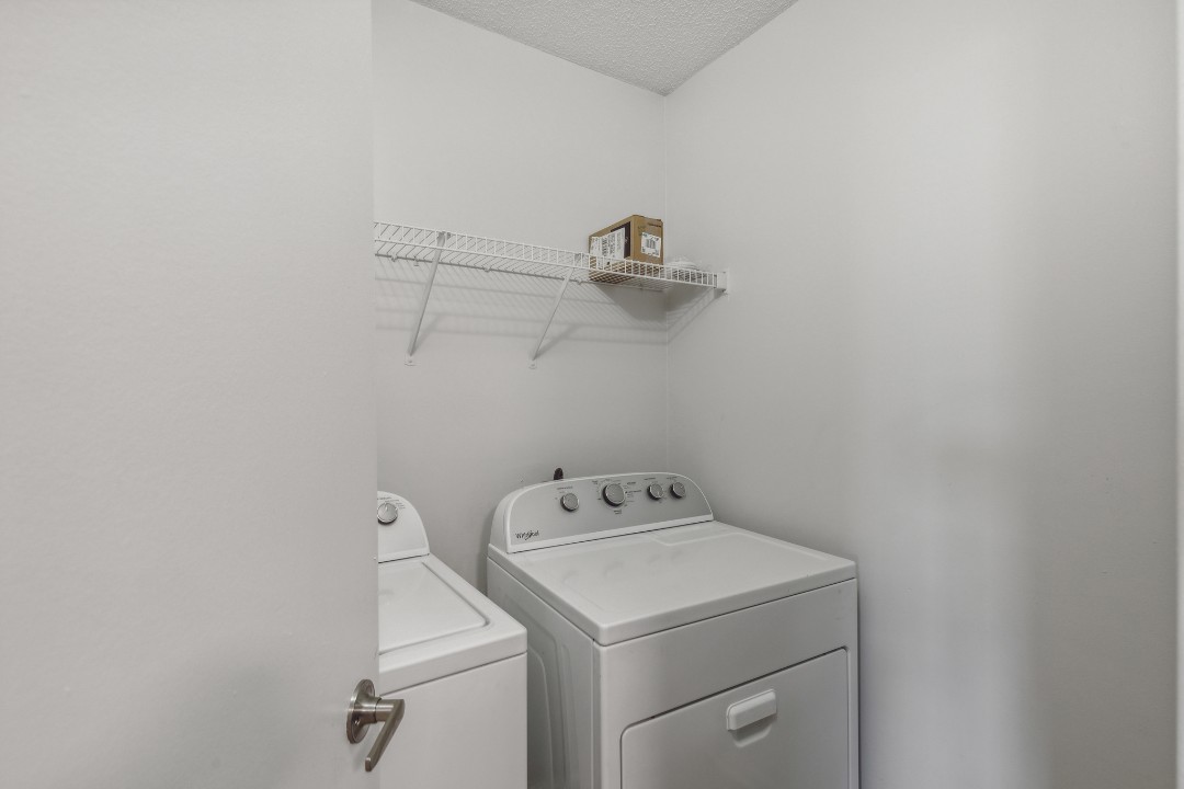 Carlson Bay, 969-304, · Unit 1/1