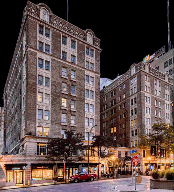 on East, 120 - · Unit 111  1/1