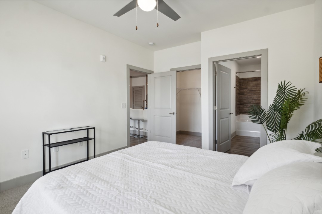 Overlook at Farragut 5106, 1BD/1BA