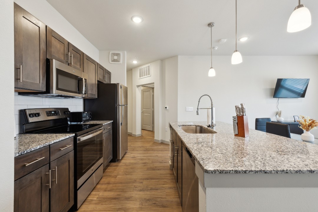 Chisholm Trace · Unit 222 2/2