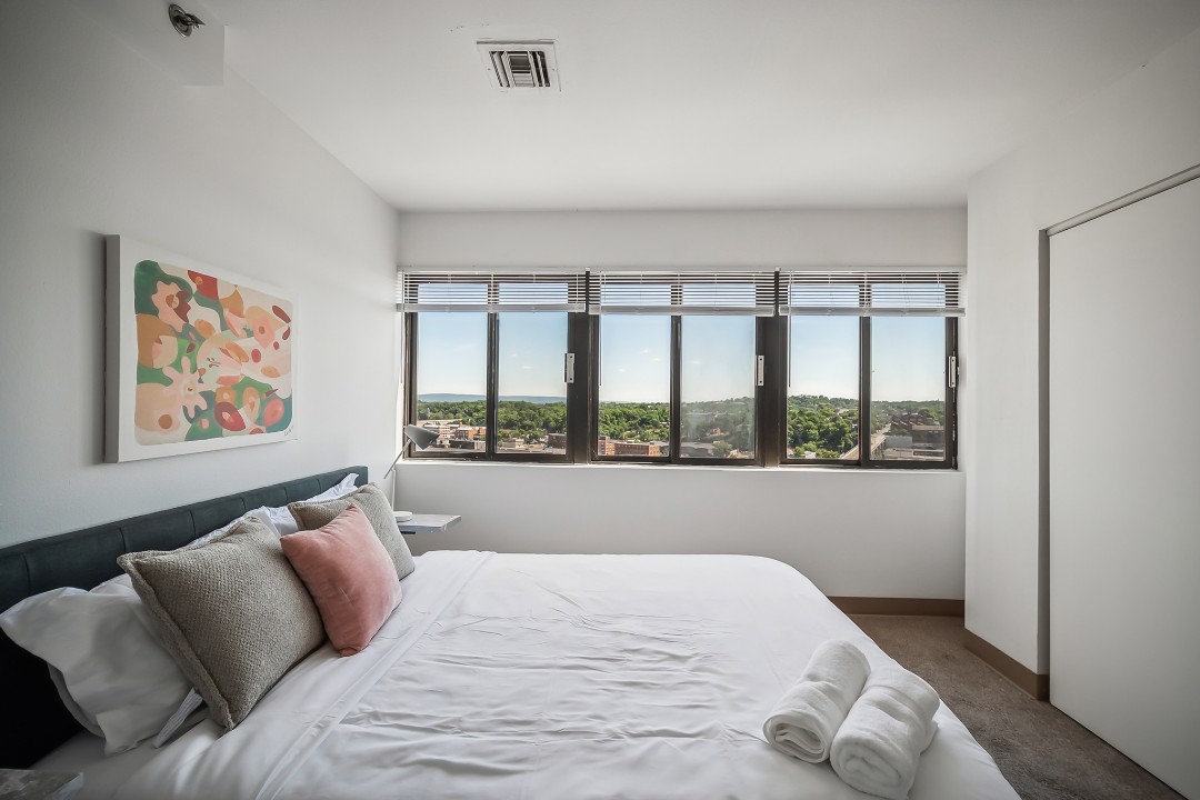 Pa Place 1301, 2br