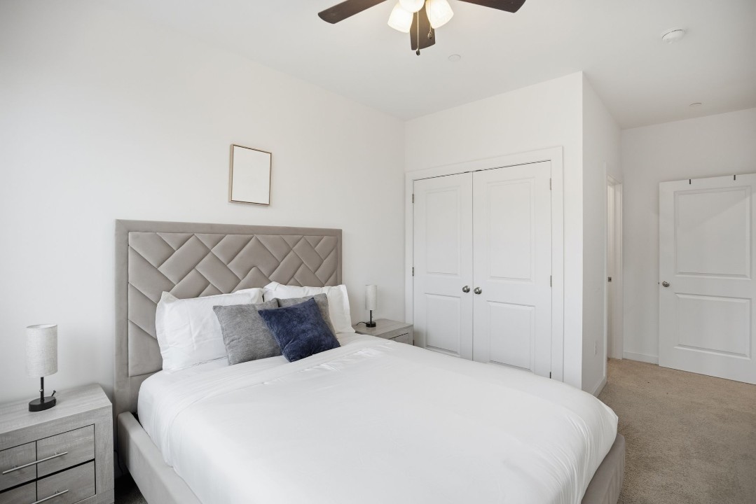 1 Bedroom · Signature layout