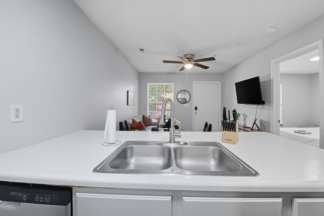 Meadowbrook 250-205 1bd/1bd