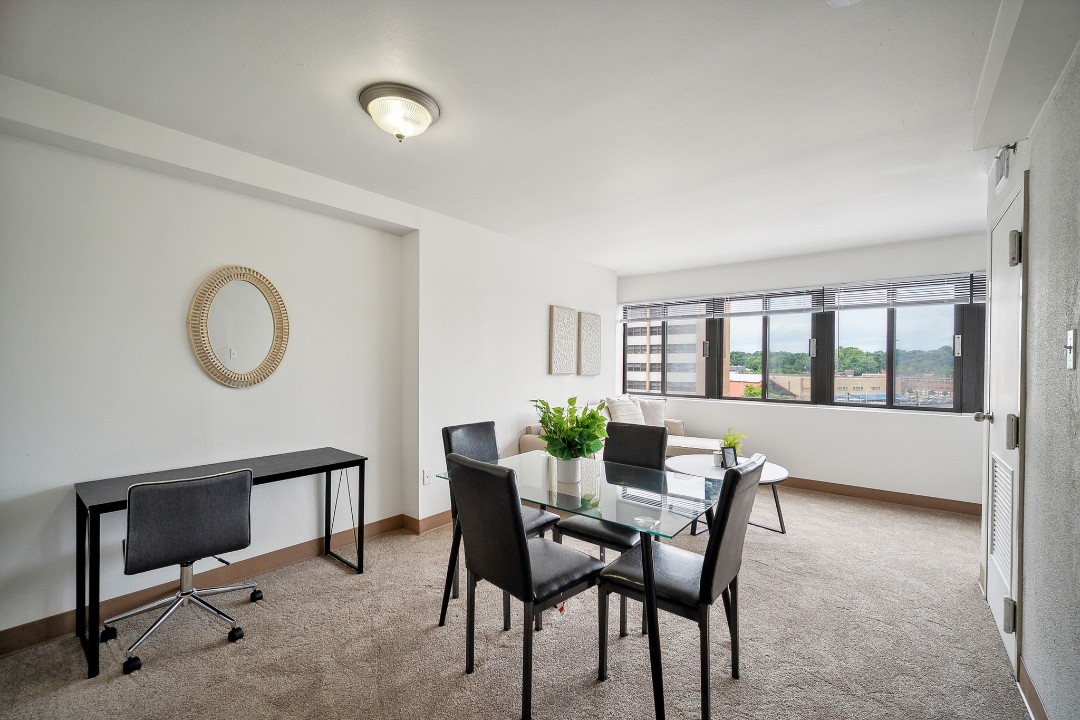 Pa Place 501, 2br