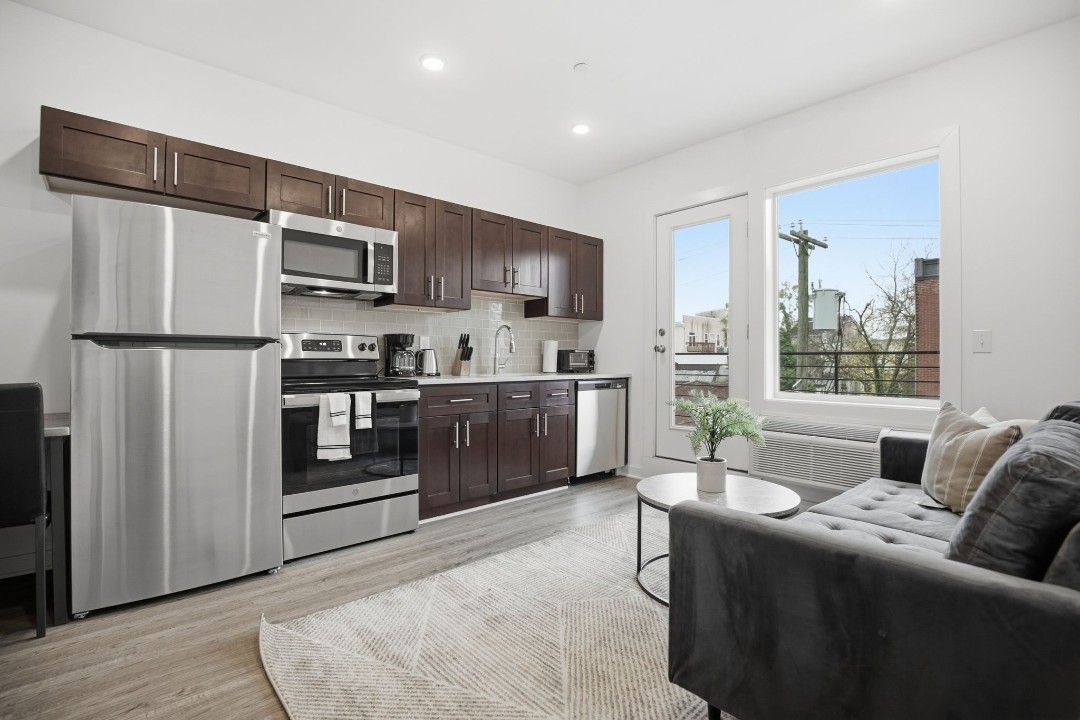 Fairmount Square 1528-3F · Unit 1/1