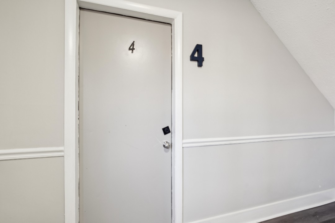 Brentwood Hills, C4- · Unit 1/1
