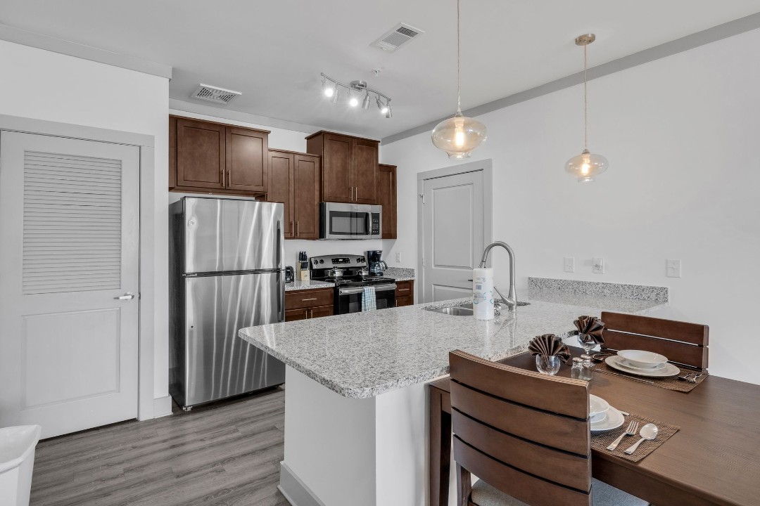 Overlook at Farragut 3210, 1BD/1BA