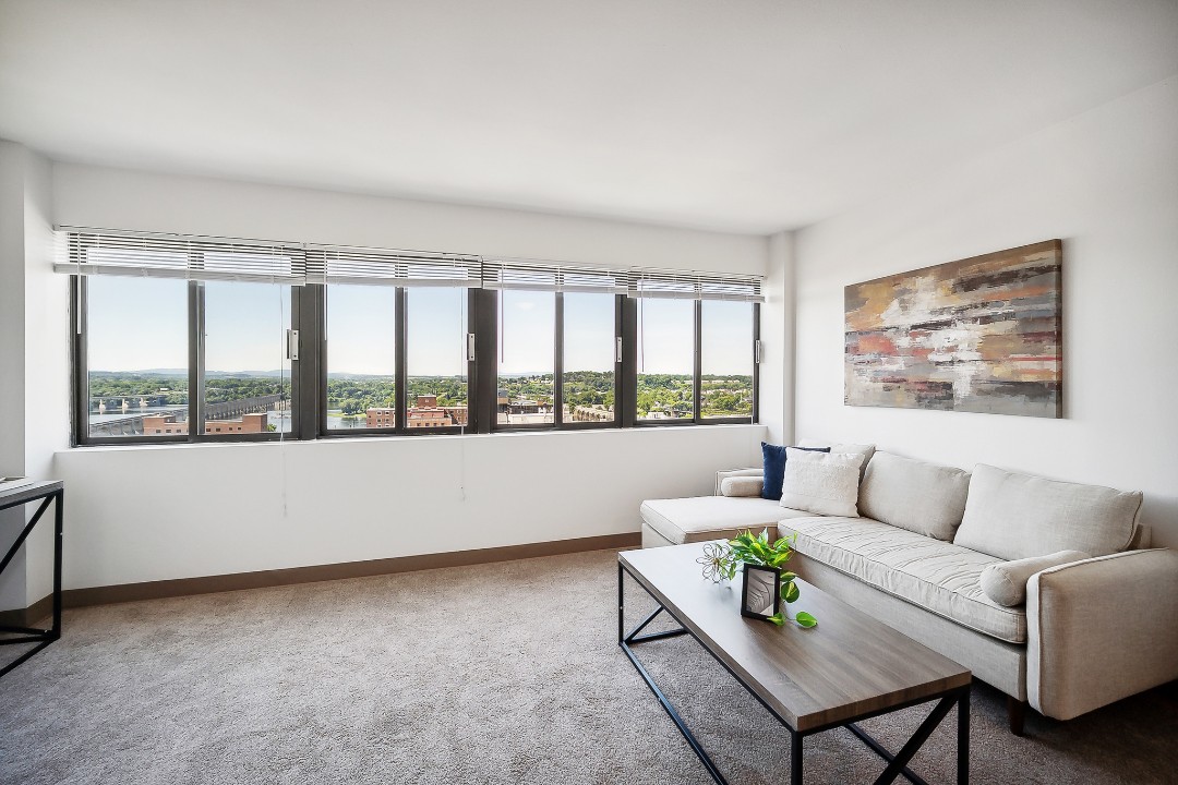 2 Bedrooms · Signature layout
